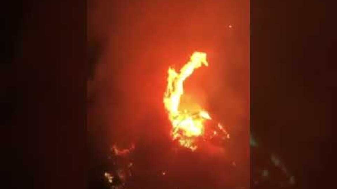 ΠΑΤΡΑ - Φωτιά στην Αρόη