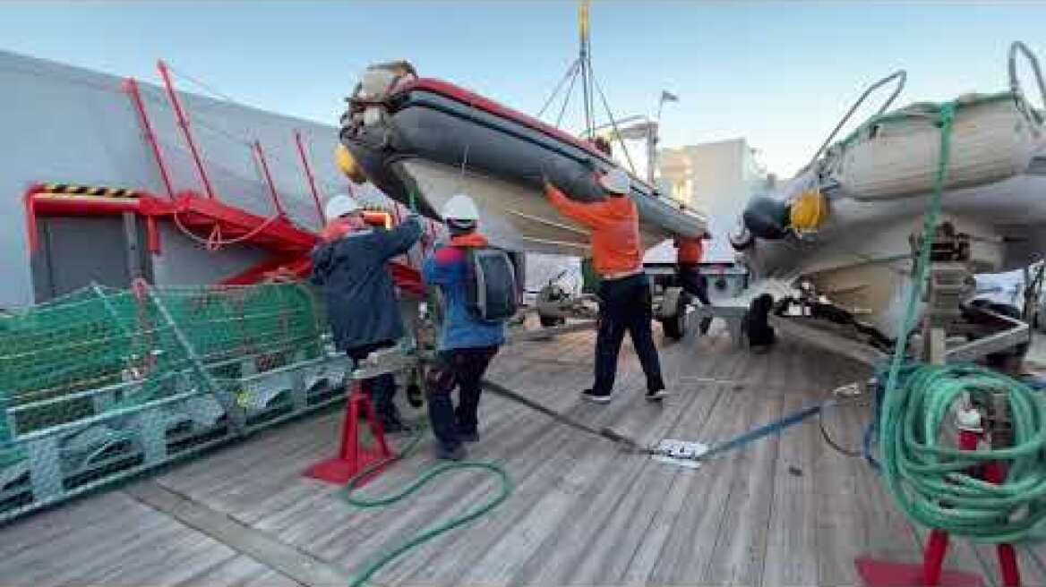 O «Τυφώνας» του Ιδρύματος Αθ. Κ. Λασκαρίδη σαρώνει τα απορρίμματα στη Σάμο