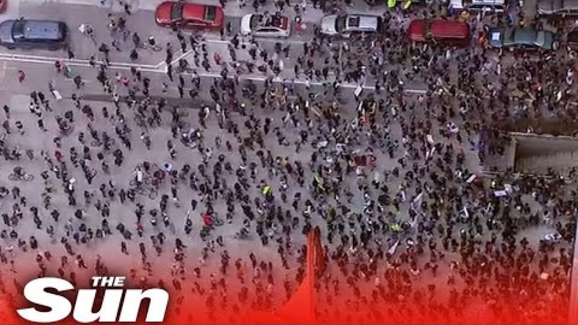 Protesters in Chicago clash with police - aerial view