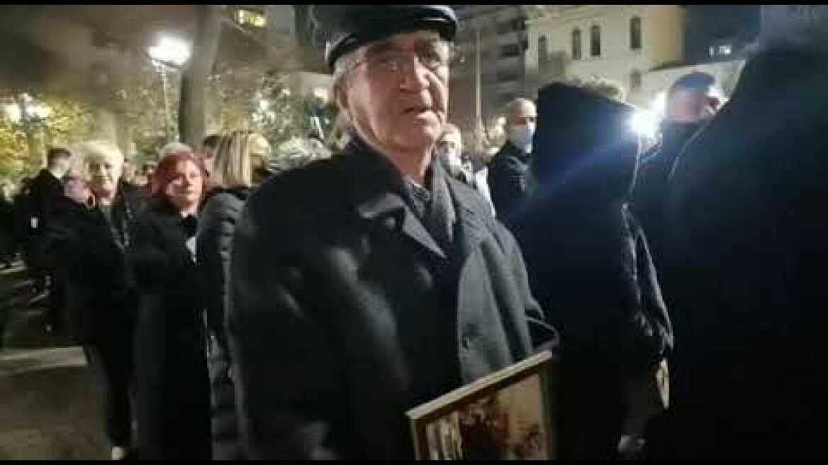 Σε λαϊκό προσκύνημα η σορός του τέως βασιλιά Κωνσταντίνου 2