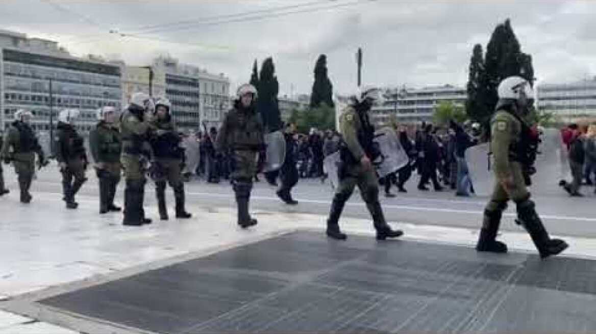 Η πορεία για την επέτειο Γρηγορόπουλου στο Σύνταγμα