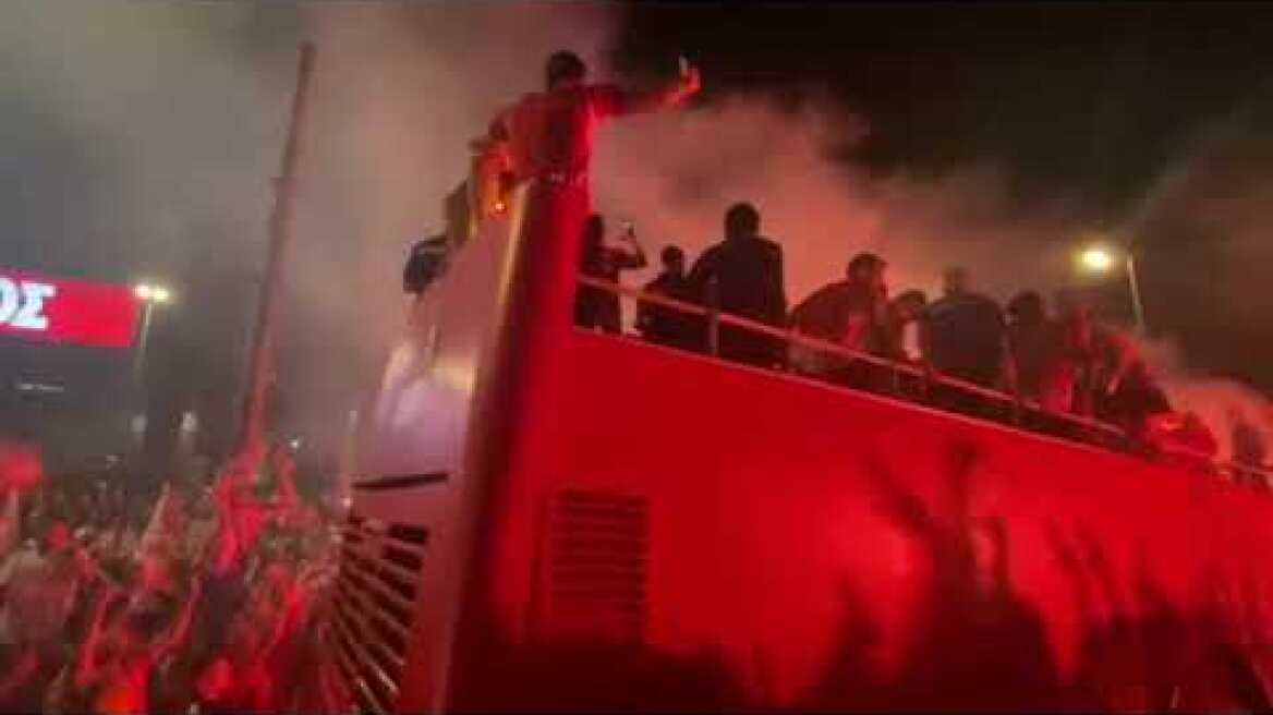 Οι τροπαιούχοι στην Λ. Συγγρού (3)