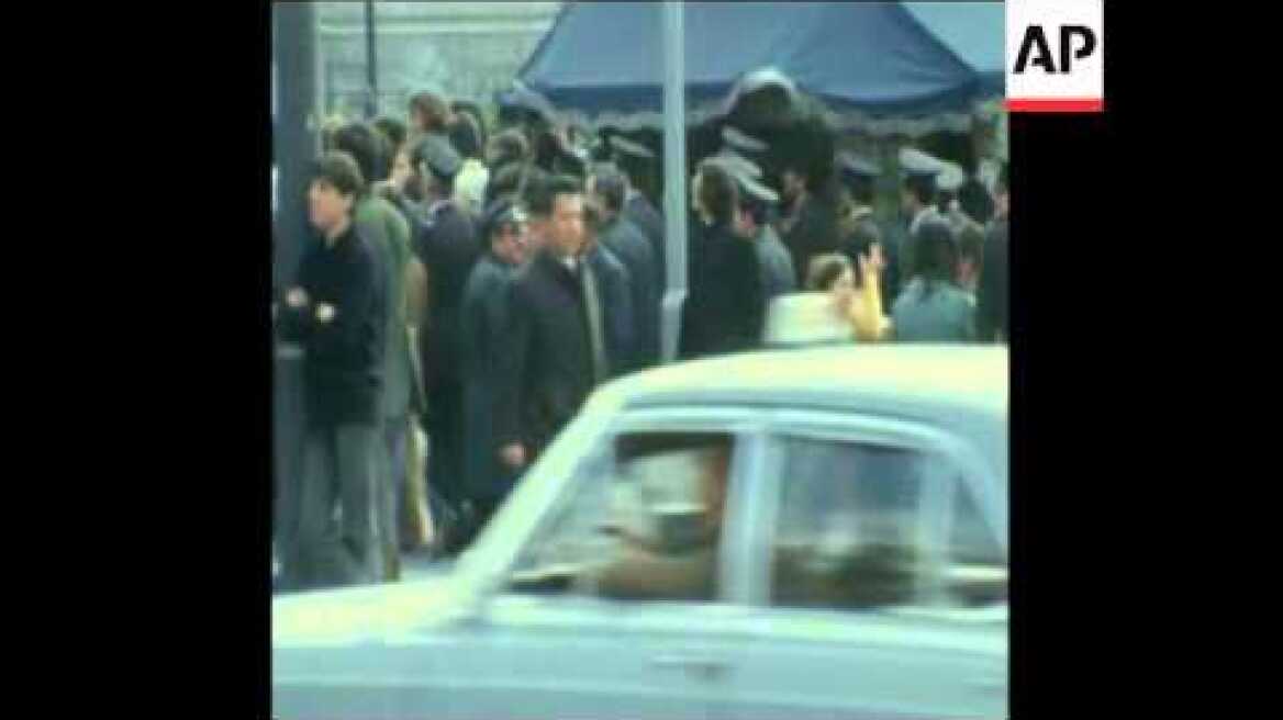 SYND 21-3-73 GREEK STUDENTS HOLD UNIVERSITY ROOF PROTEST