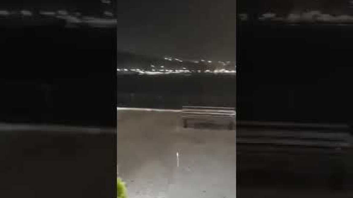 Κακοκαιρία «Αθήνα»: Καταιγιδα τώρα στη Χαλκίδα