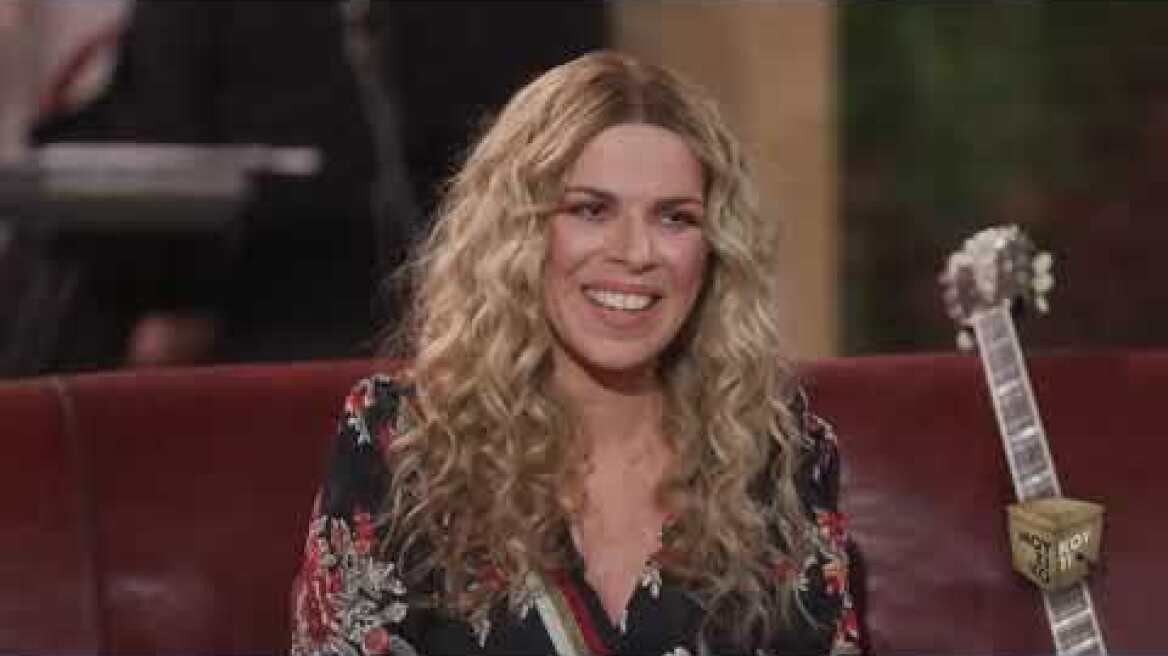 Η Βιολέτα Ίκαρη τραγουδά μοναδικά το «Έλα και ράγισε τον κόσμο μου» στο «Μουσικό Κουτί» 20.01.21