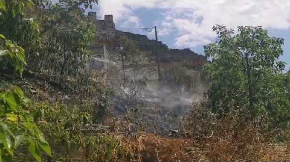 Θεσσαλονίκη: "Συναγερμός" για δύο εστίες φωτιάς που εκδηλώθηκαν ταυτόχρονα στην περιοχή των Συκεών 1