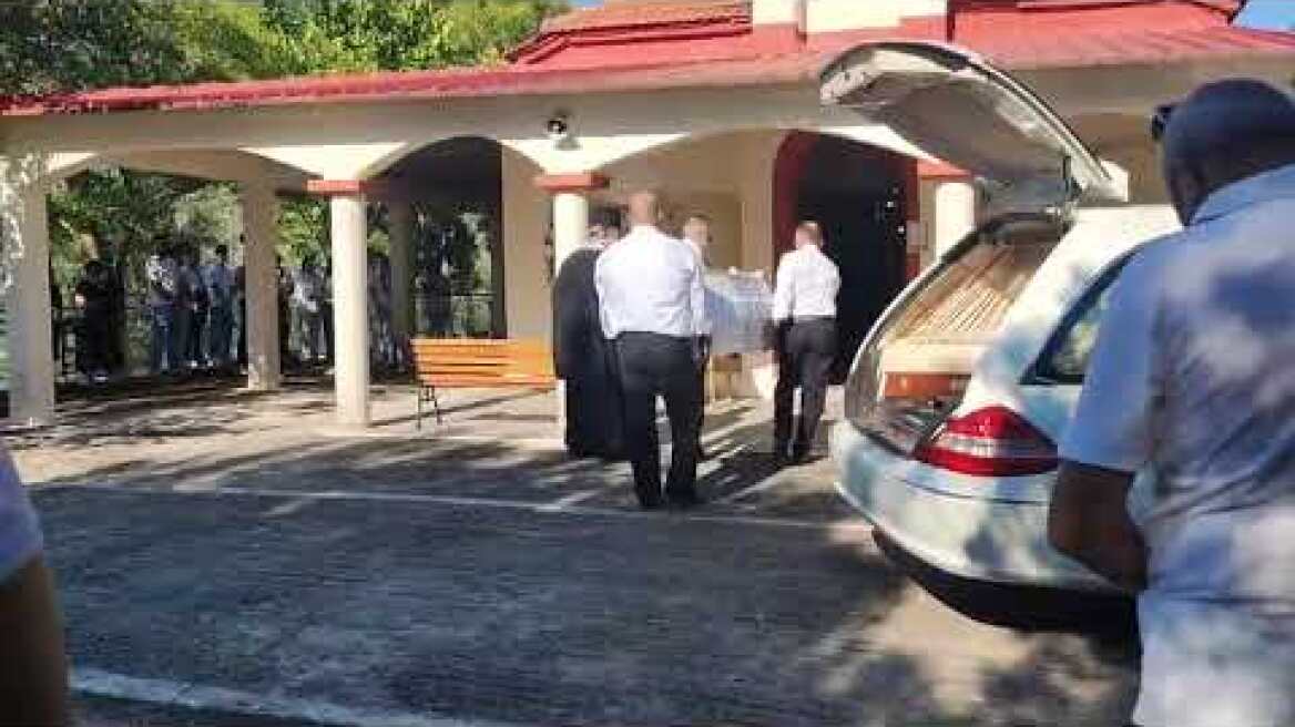 Αβάσταχτος πόνος στην κηδεία Θανάση Καφρίτσα – Θλίψη και συγκίνηση στην Ποταμούλα