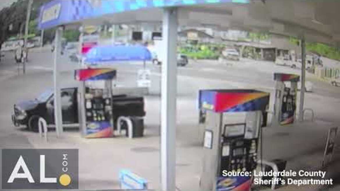 Escaped Alabama inmate Casey White, jailer Vicky White spotted at gas station