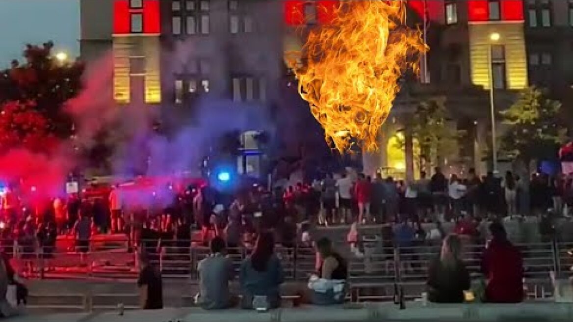 liverpool liver building fire | liverpool fans set fire to liver building.