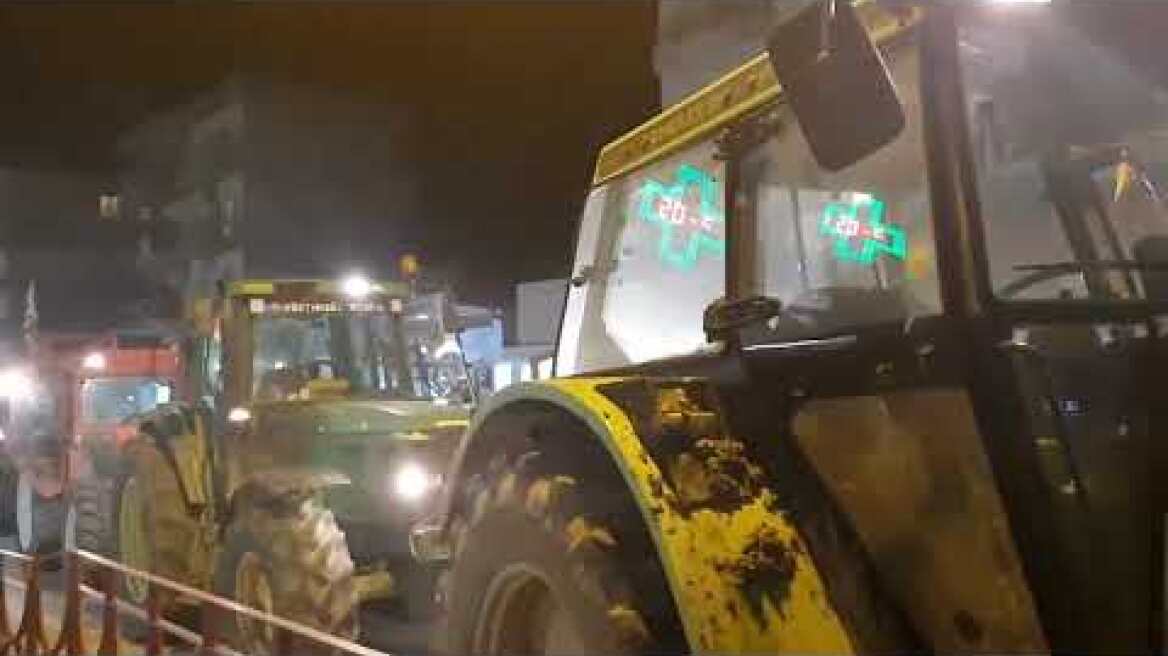 Με εντάσεις συνεχίζεται η επίσκεψη Παπαδημούλη στις Σέρρες