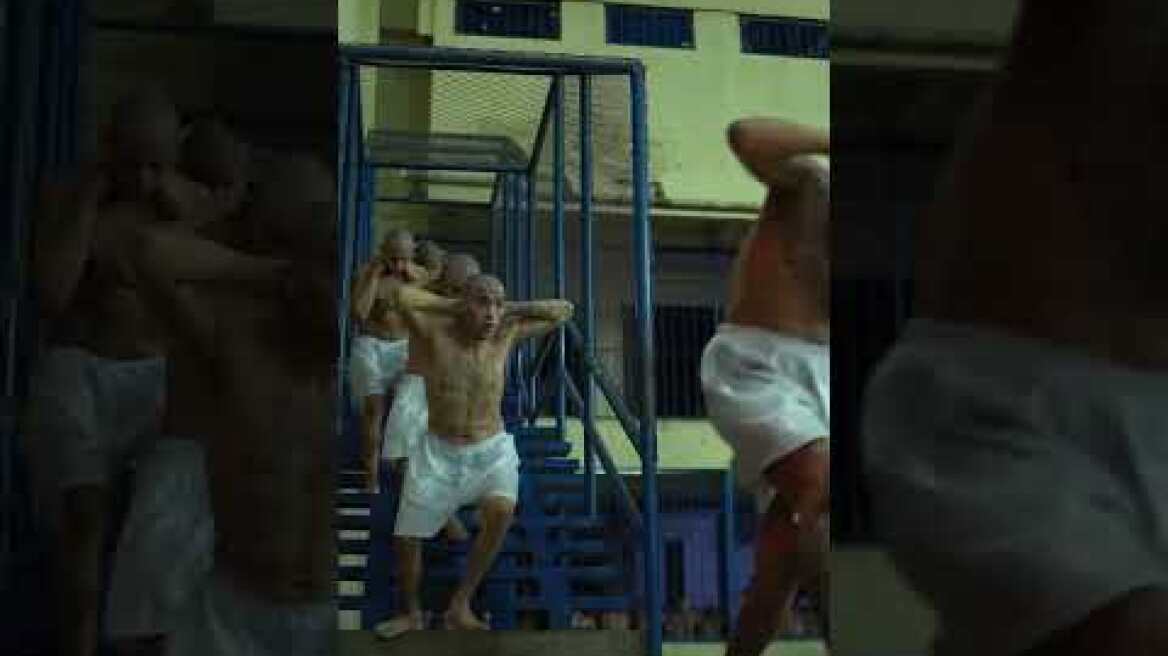 Traslado de Pandilleros al Centro de Confinamiento del Terrorismo