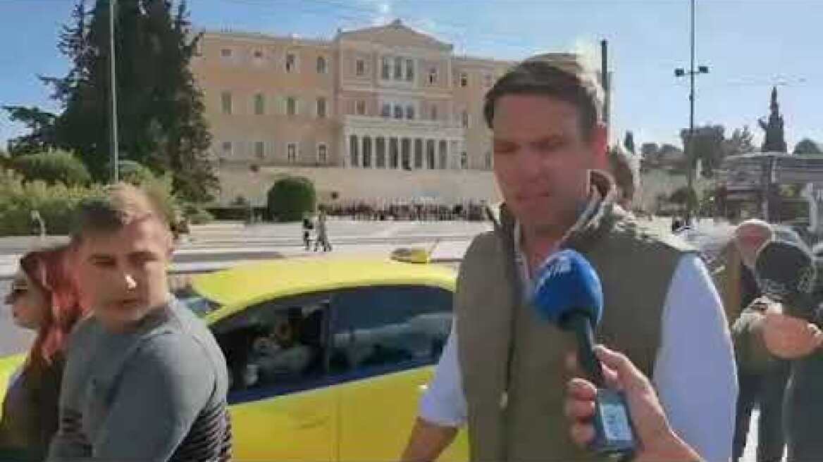 Ο Στέφανος Κασσελάκης στο Σύνταγμα