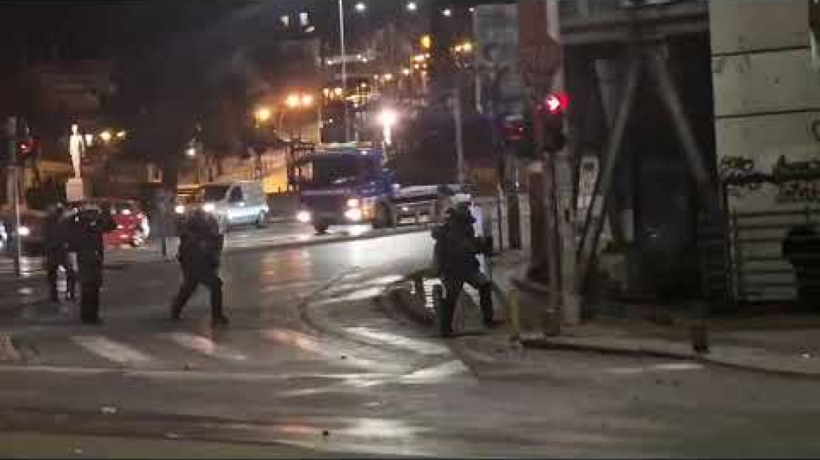 Πορεία για την απόφαση της ΕΛ.ΑΣ στην Νομική Σχολή του ΑΠΘ