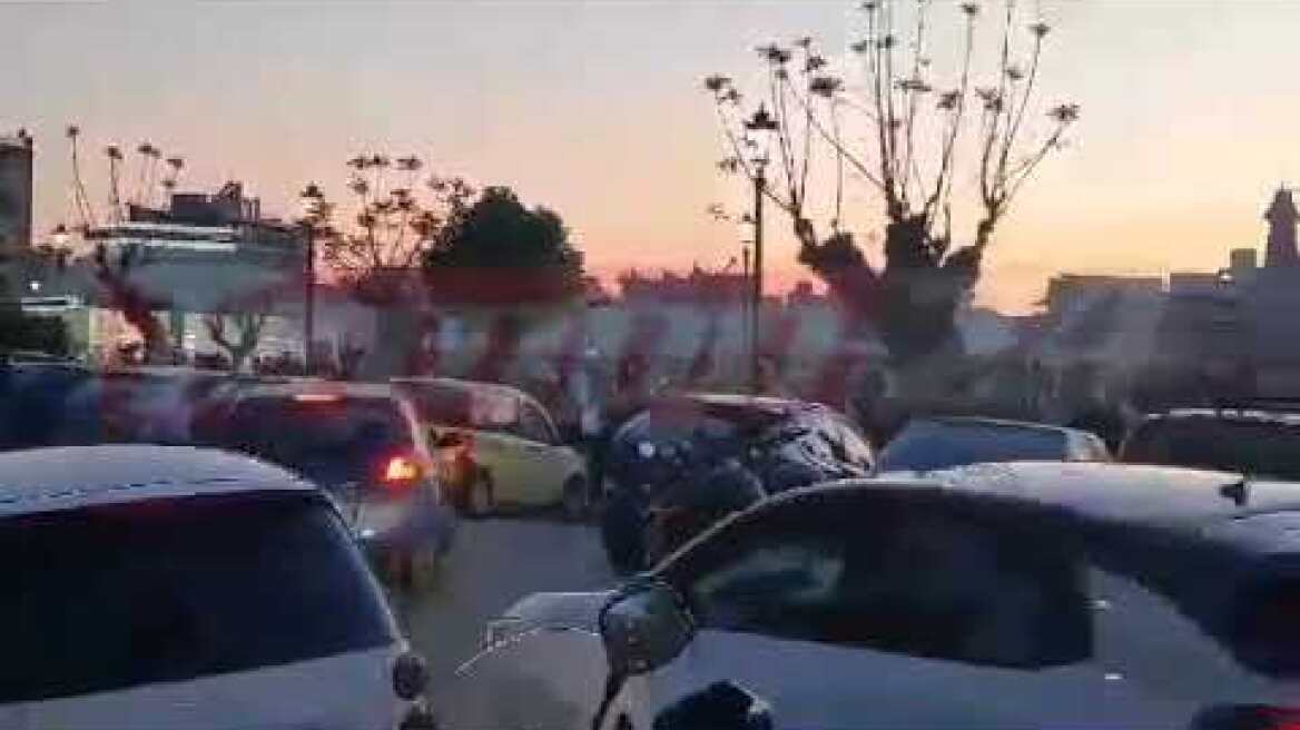 Συνωστισμός Σάββατο 10 Απριλίου Ψηλαλώνια