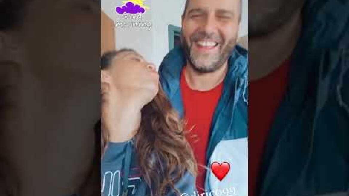 H ανάρτηση της Κατερίνας Στικούδη με τον Βαγγέλη Σερίφη από το μαιευτήριο