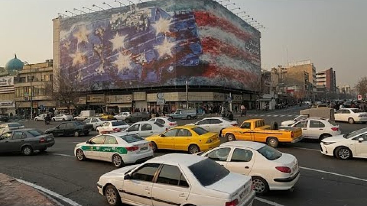 Iranian authorities unveil new billboard in Tehran warning US against taking military action