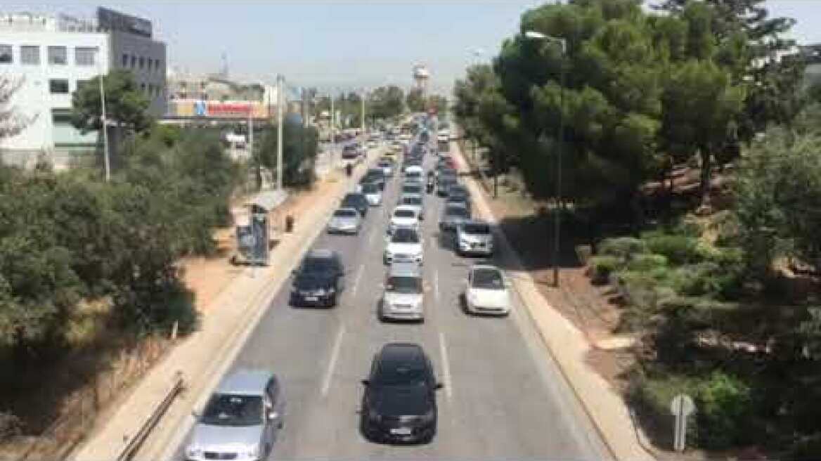 Κίνηση στους δρόμους προς παραλίες