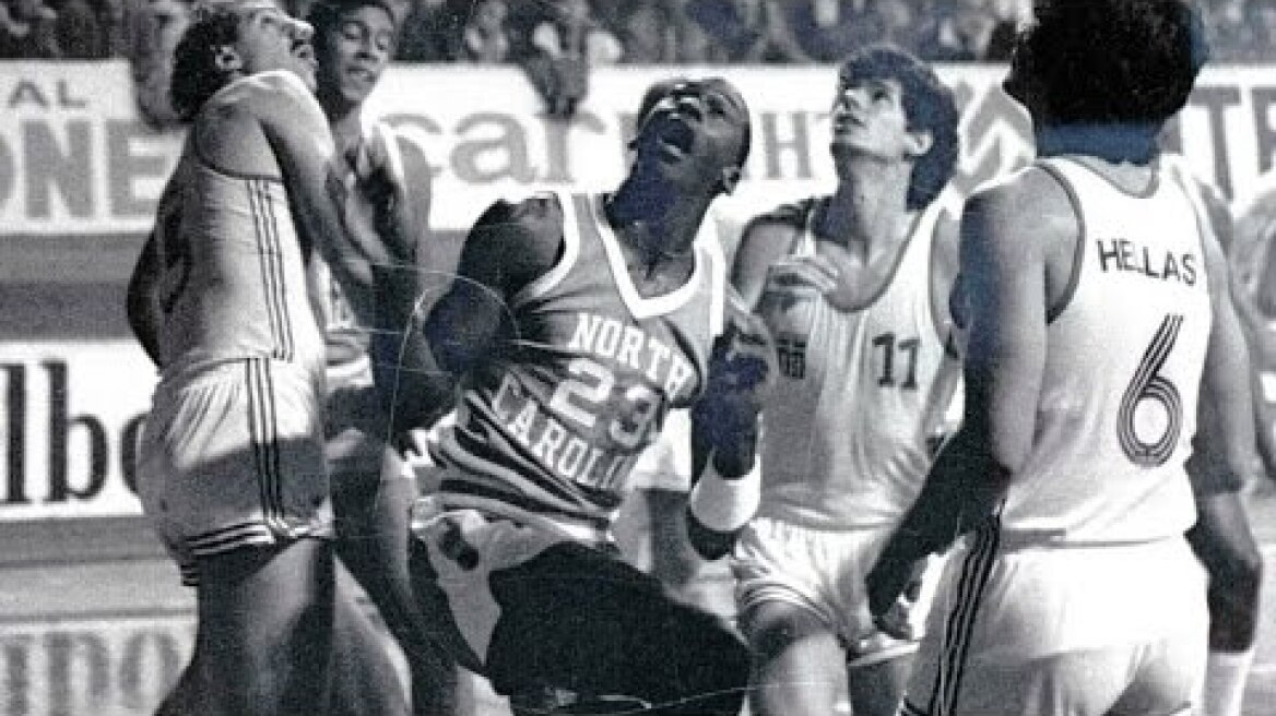 GREECE-NORTH CAROLINA 71-79 (M.JORDAN in Sporting, 21/10/1983)