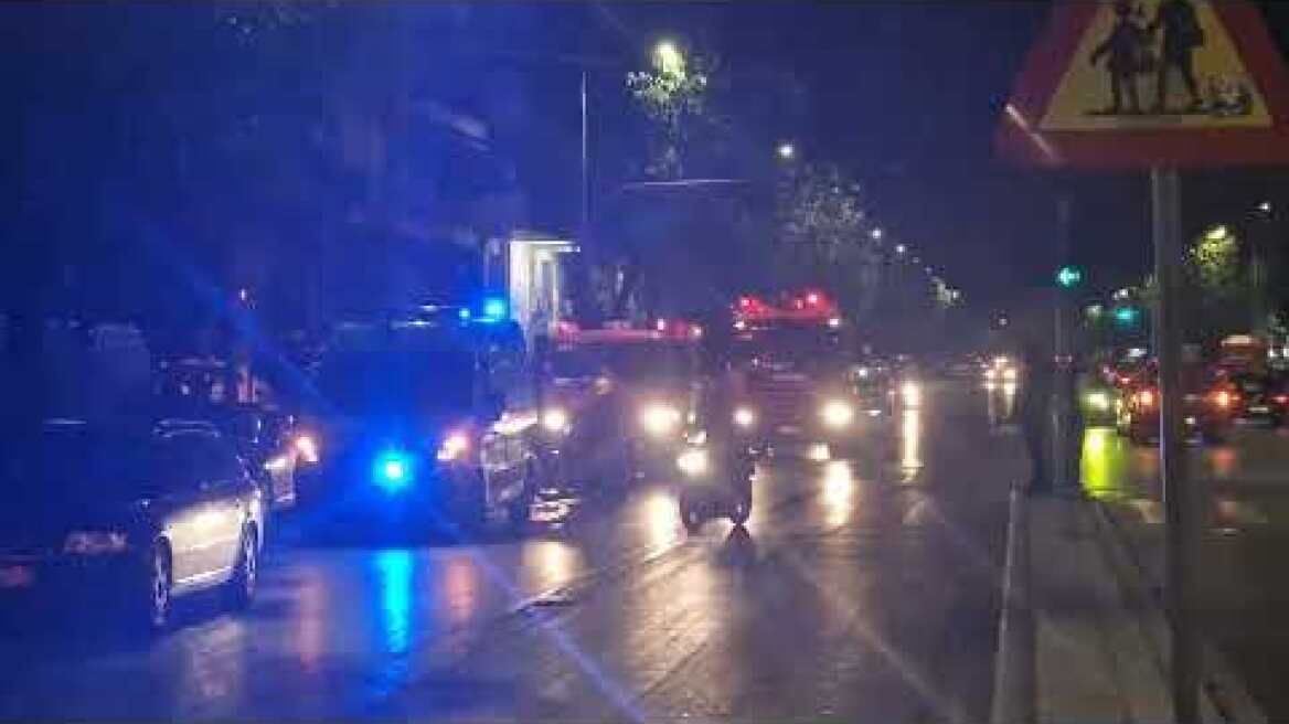 Στις φλόγες κατάστημα με χαλιά στη Θεσσαλονίκη (1)