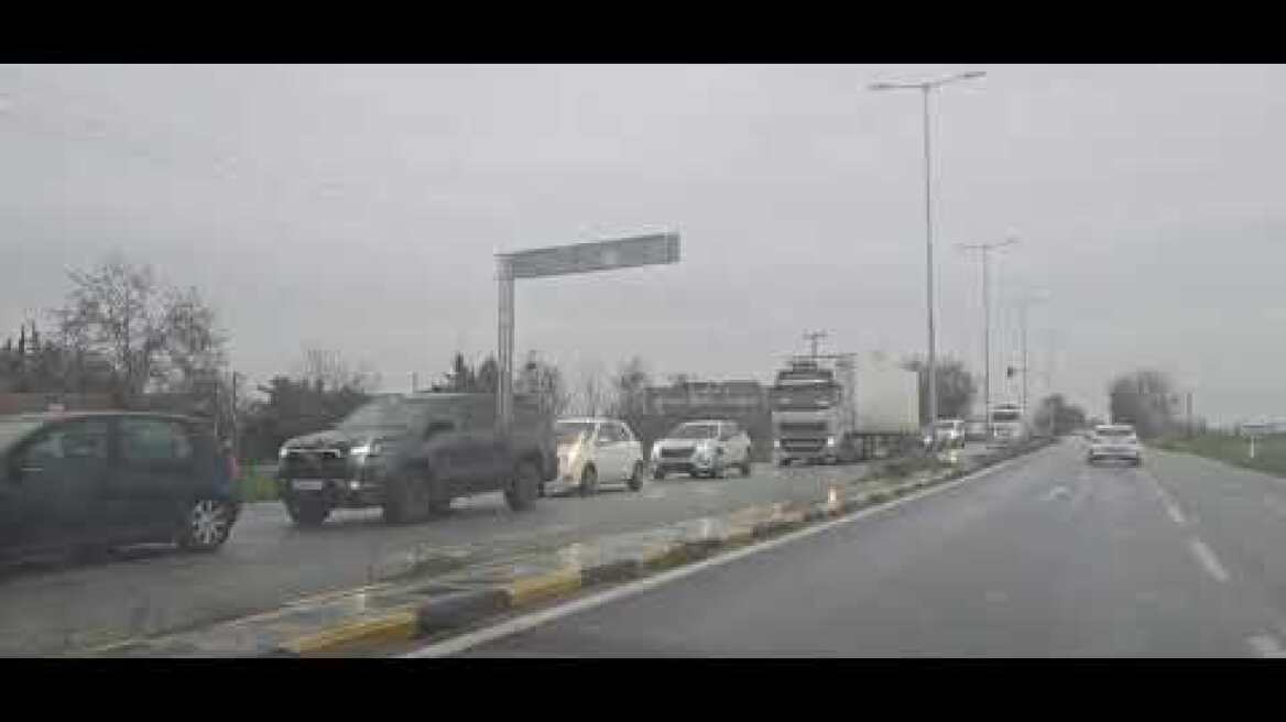 Αυξημένη κίνηση στον κόμβο Πλατηκάμπου στην παλαιά εθνική οδό Βόλου Λάρισας