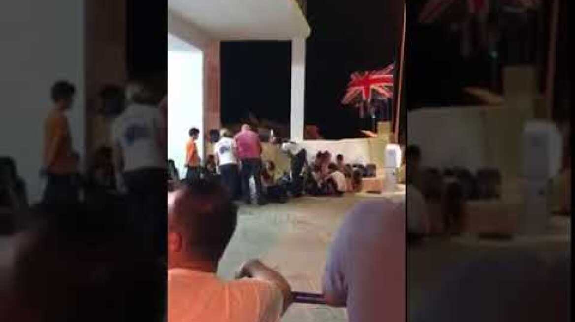 Ιστιοπλοϊκόγεμάτο μετανάστες στα Κηθυρα (2)