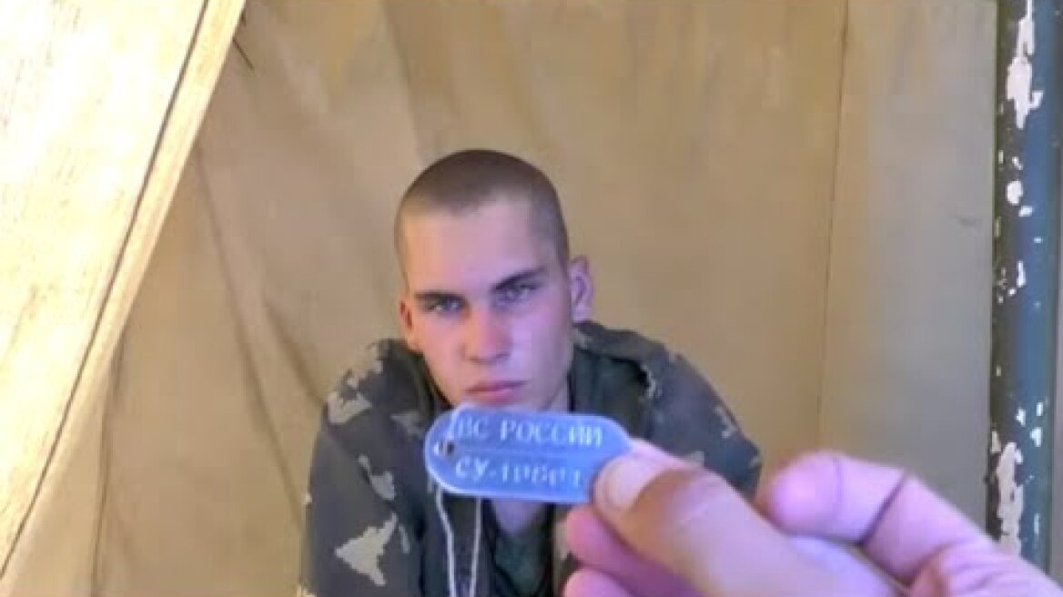 Russian Soldiers Captured in Ukraine Questioned (English Subs)