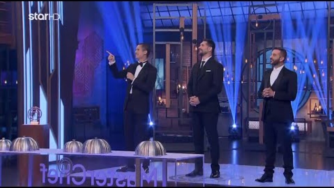 Η στυλιστική επιλογή του Παύλου προκάλεσε «κοκομπλόκο» στους κριτές