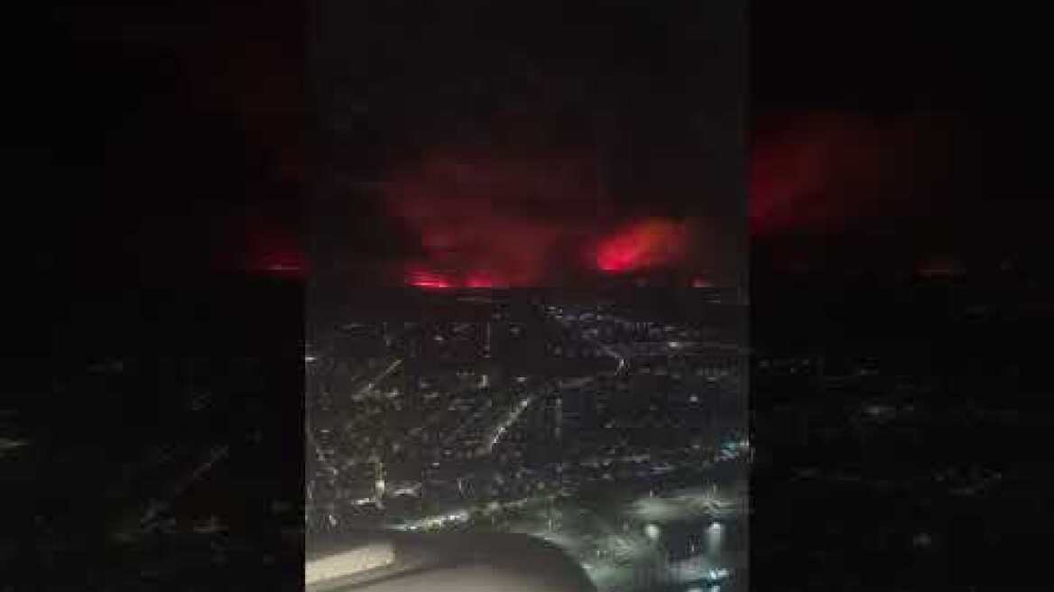 (21:30): Από το αεροπλάνο -  Η Αλεξανδρούπολη απειλείται από το βόρειο τμήμα της