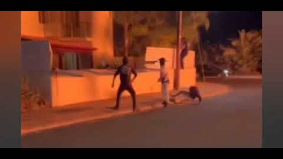 Νύχτα τρόμου για 73χρονο: Νεαροί έριξαν κροτίδες και έβαλαν φωτιά στο σπίτι του στο Κίτι