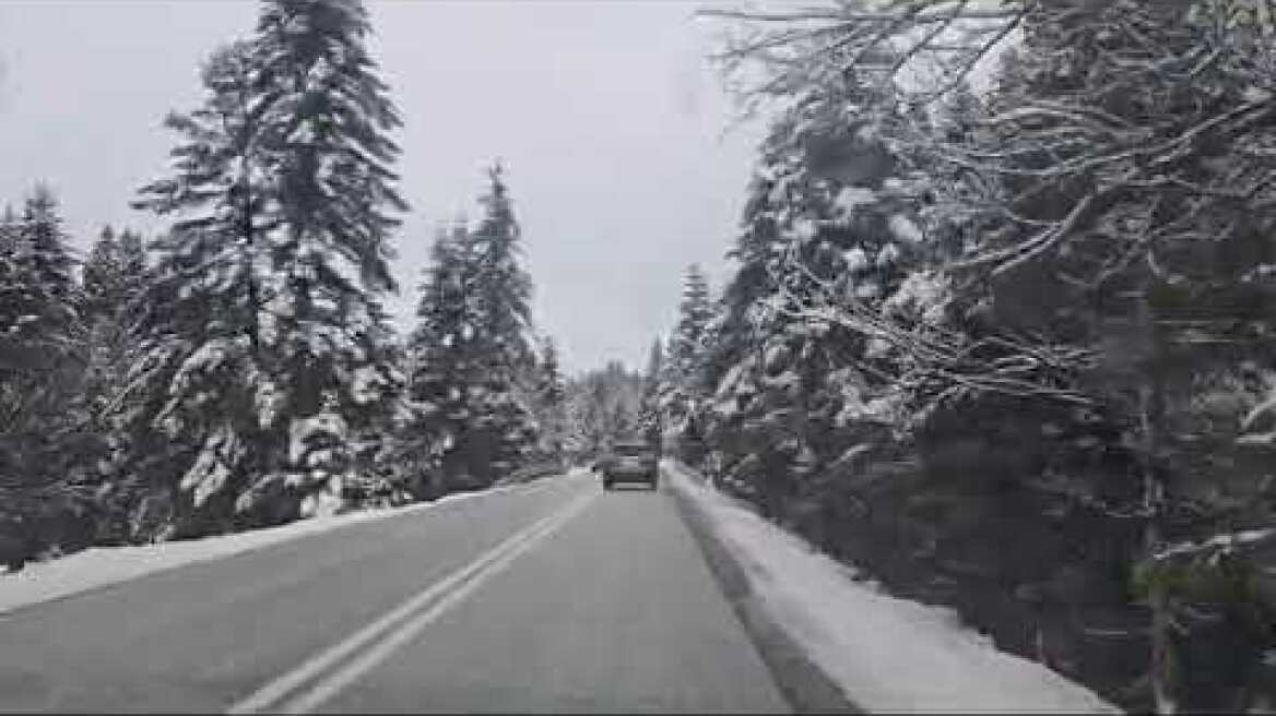 Παραμονή Χριστουγέννων με χιόνια στο Περτούλι