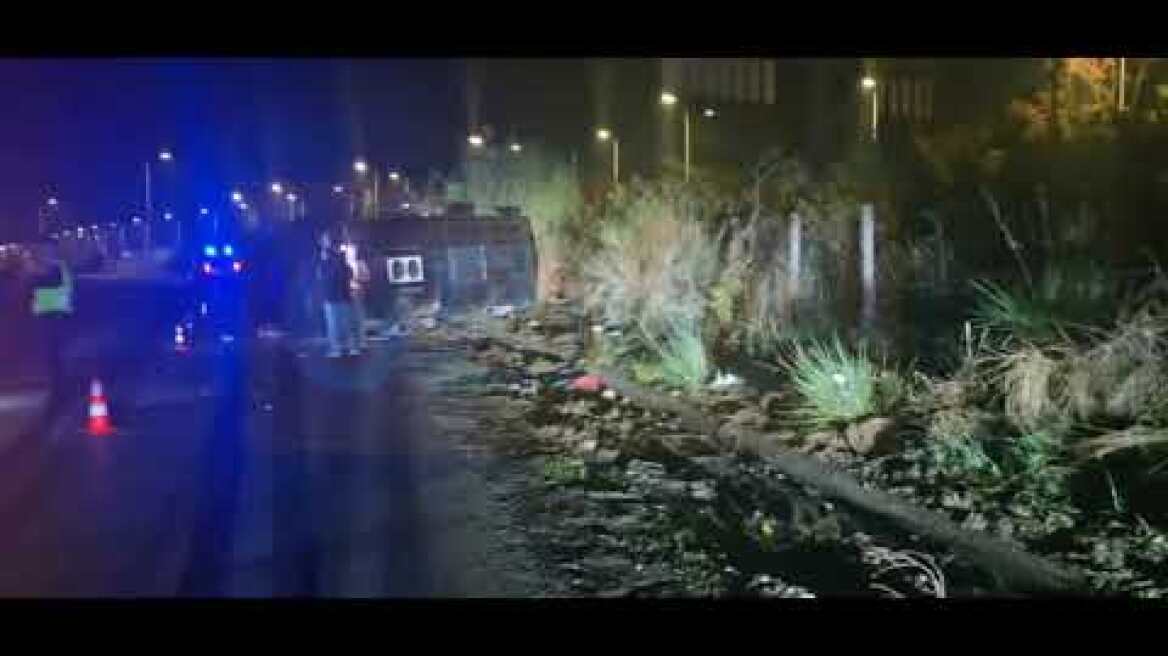 Ανατροπή λεωφορείου με 30 επιβάτες έξω από τον Ριζόμυλο του Βόλου – Στο νοσοκομείο 12 τραυματίες (2)