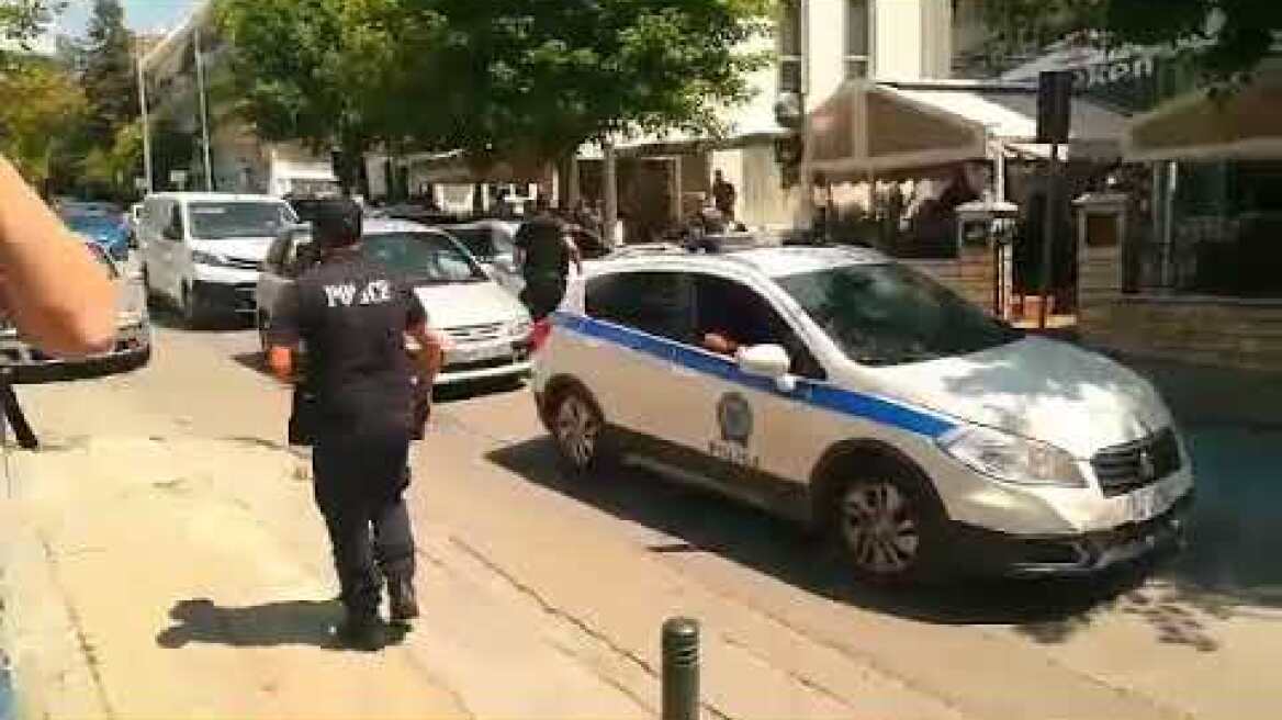 Αποχωρηση 45χρονου απο δικαστήρια για επίθεση στη ΔΟΥ Κοζάνης