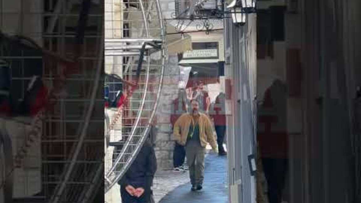 Συνεχίζονται τα γυρίσματα στην Ύδρα με τον Μπραντ Πιτ (3)