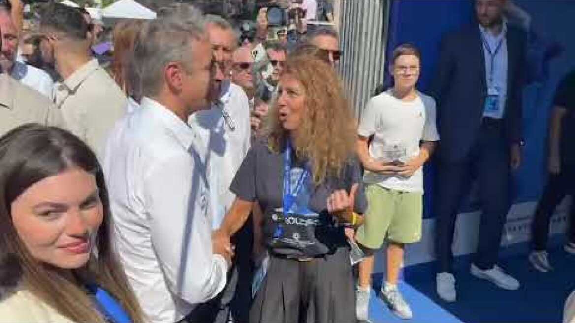 Στα περίπτερα της ΔΕΘ ο πρωθυπουργός (2)