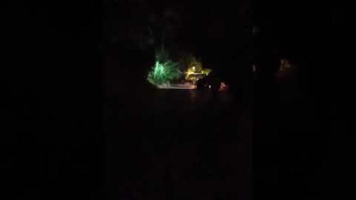 Ρομά επιτέθηκαν σε αστυνομικούς και τους πήραν το περιπολικό