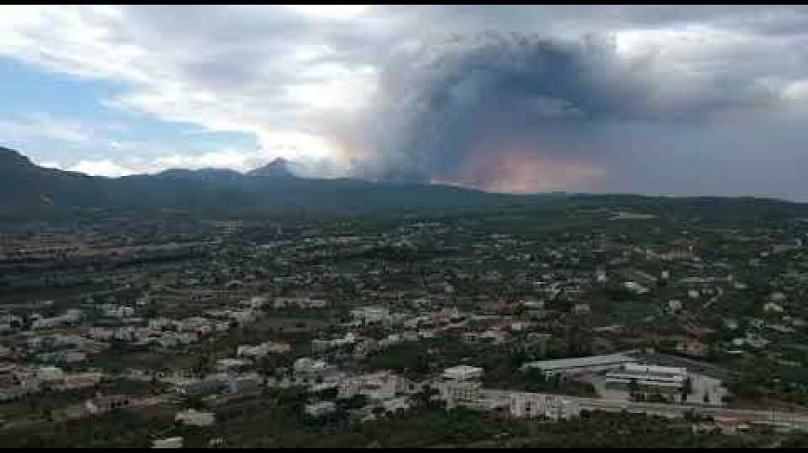 Η φωτιά πλησιάζει προς Αλεποχώρι και Λουτράκι