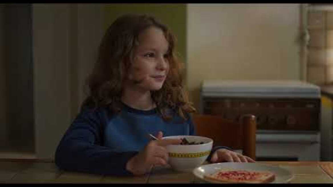 ΜΙΚΡΗ ΜΑΜΑ - PETITE MAMAN (greek trailer)