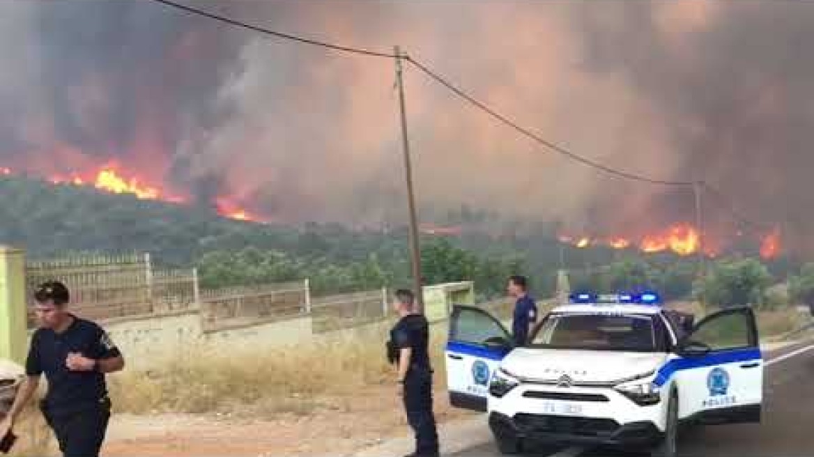 Φωτιά στα Δερβενοχώρια: Προς Μάνδρα το μέτωπο της φωτιάς(3)