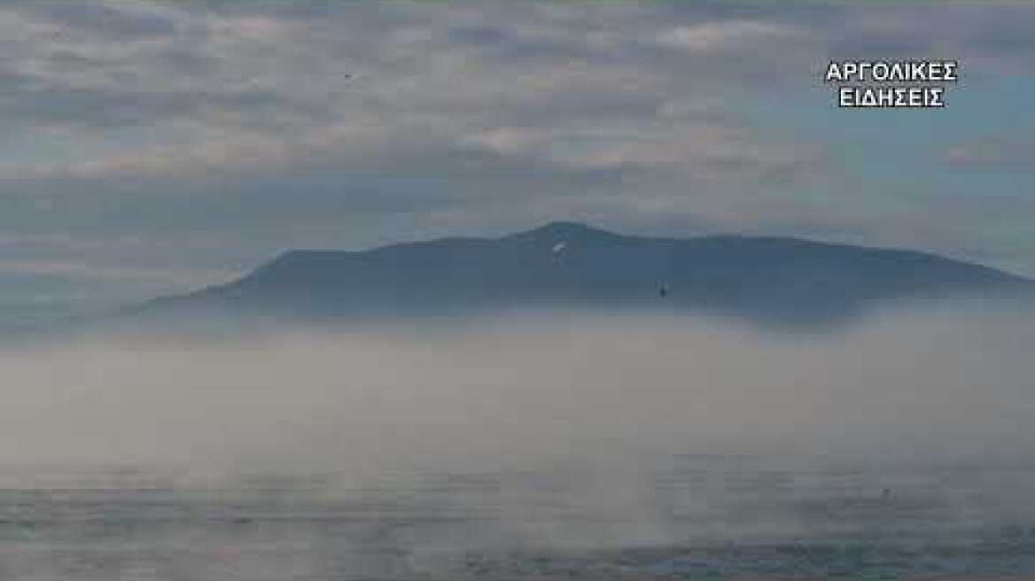 ΤΟ ΦΑΙΝΟΜΕΝΟ ΜΕ ΤΗΝ ΘΑΛΑΣΣΑ ΠΟΥ ΒΡΑΖΕΙ ΣΤΟ ΝΑΥΠΛΙΟ 12/12/2018