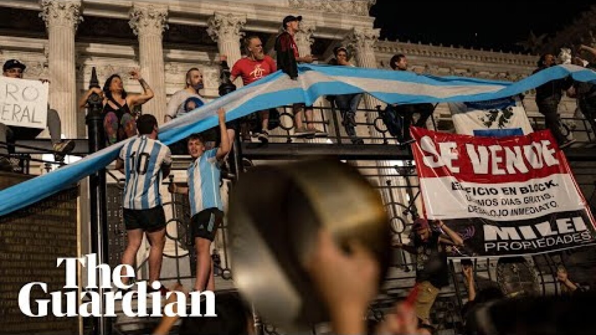 Argentinians protest against new president Javier Milei's deregulation decree