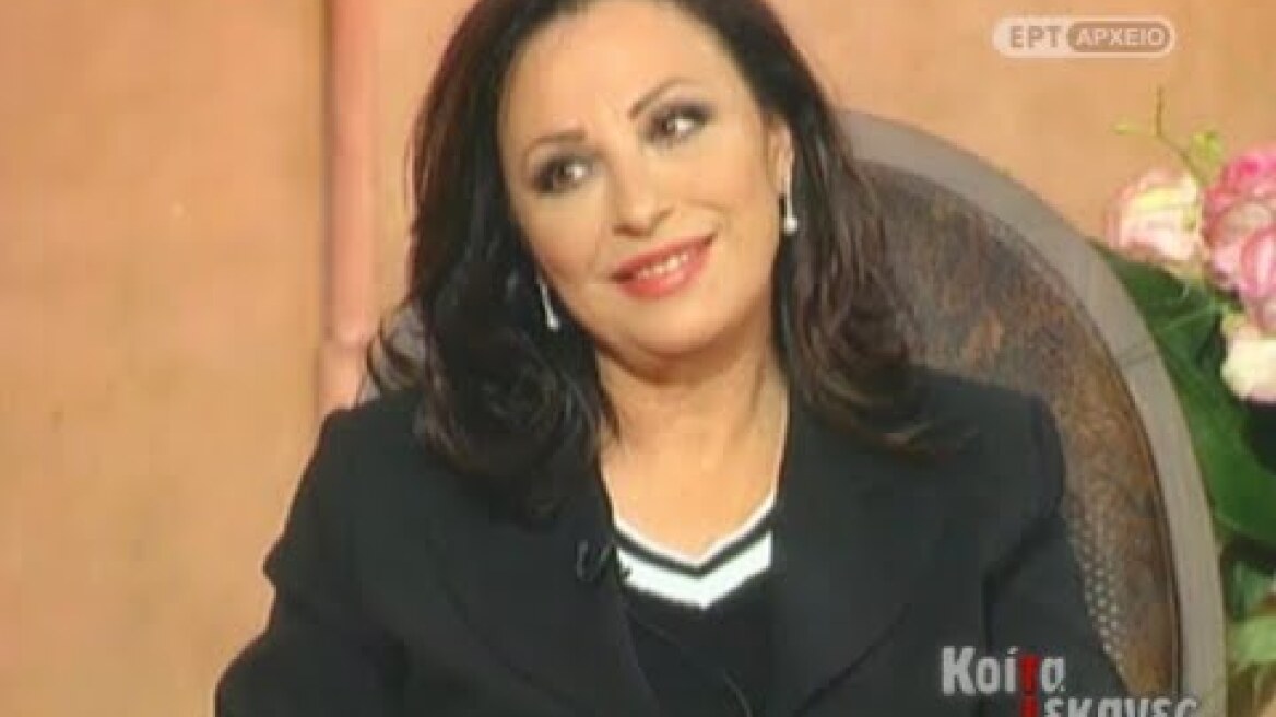 Κοίτα τι έκανες - Με Χαρούλα Αλεξίου ΕΡΤ 2004