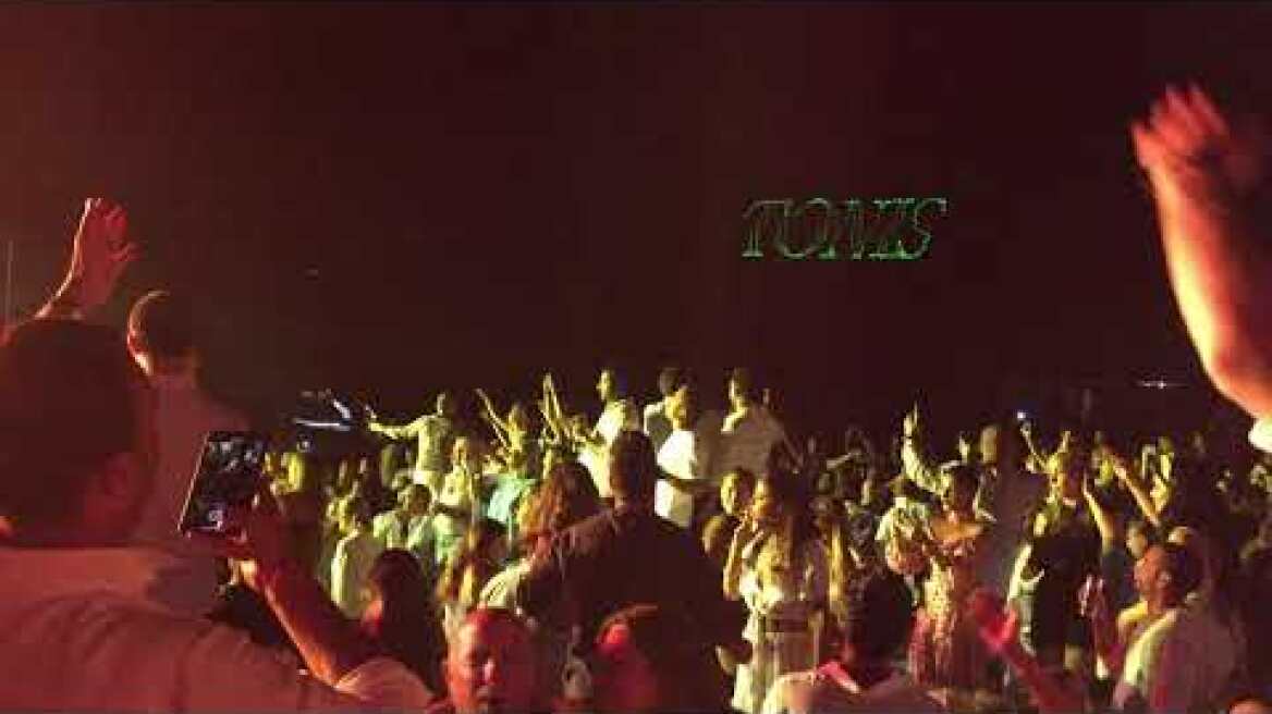 Το δυναμικό come back των Ελλήνων στην συναυλία του Ρέμου στη Ψαρού (2)