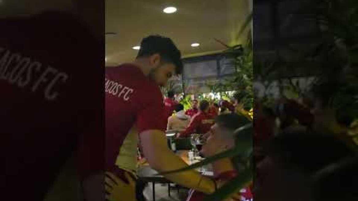 Οι παίκτες του Ολυμπιακού γευματίζουν στο "Καλά Καθούμενα" μετά τη νίκη επί της ΑΕΚ (4)