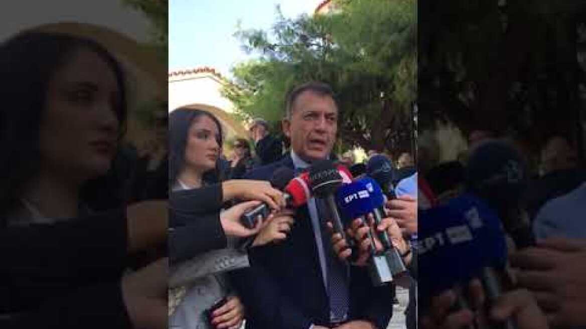 Ο Γιάννης Βρούτσης στην επιμνημόσυνη δέηση για τον Γιάννη Ιωαννίδη