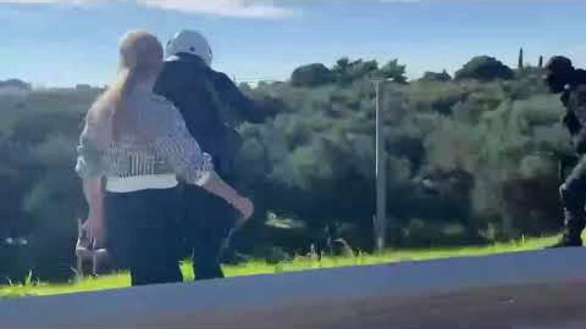 Ένταση με αστυνομία