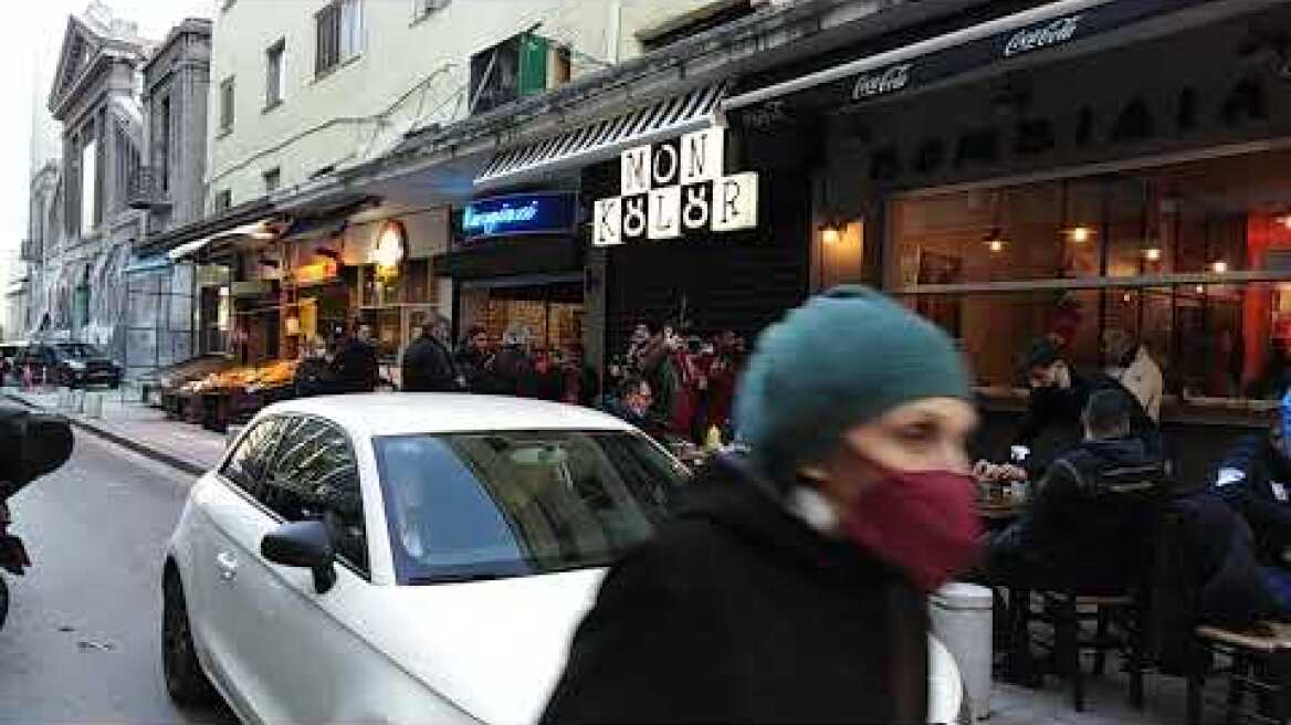 Thestival.gr Μικρό γλέντι στη Βασιλέως Ηρακλείου παραμονή Πρωτοχρονιάς