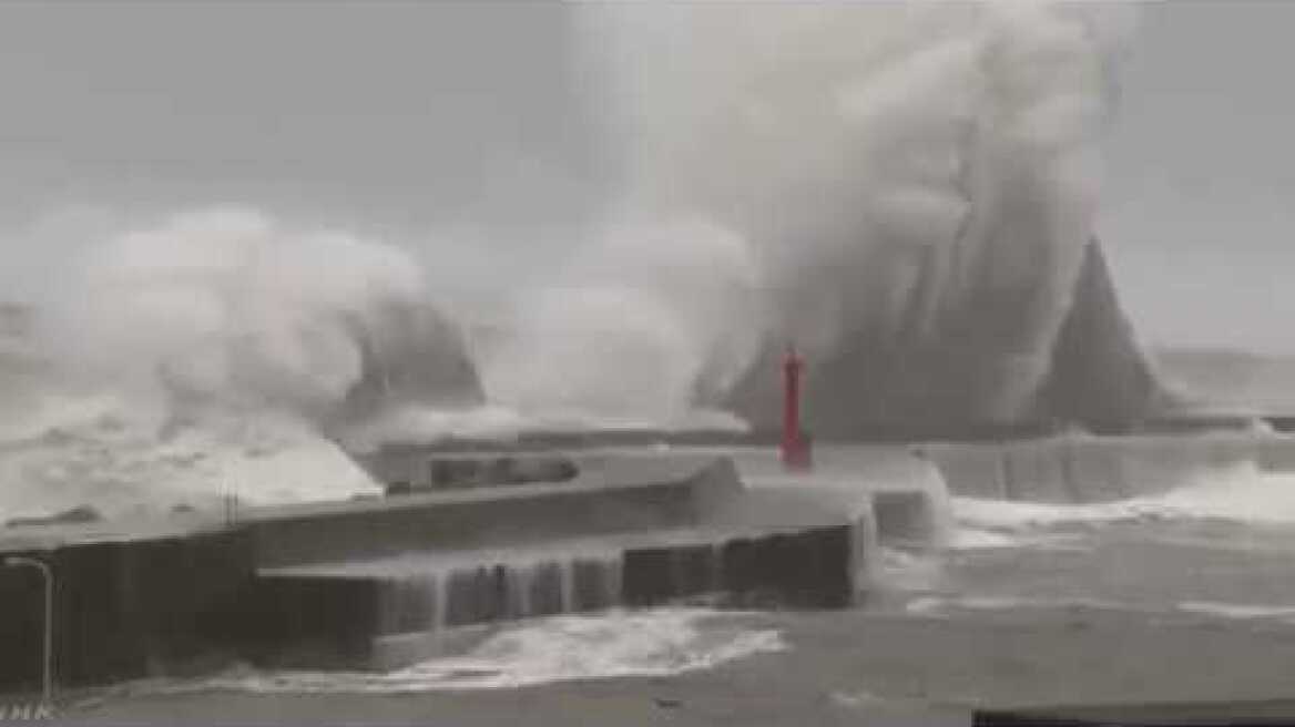 04/09/2018 Typhoon in Japan Jebi. Latest videos
