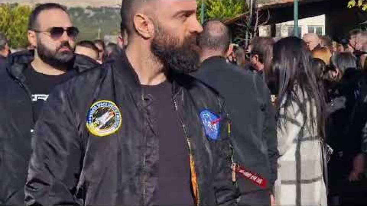 Το τελευταίο αντίο στον Βασίλη Καρρα (4)