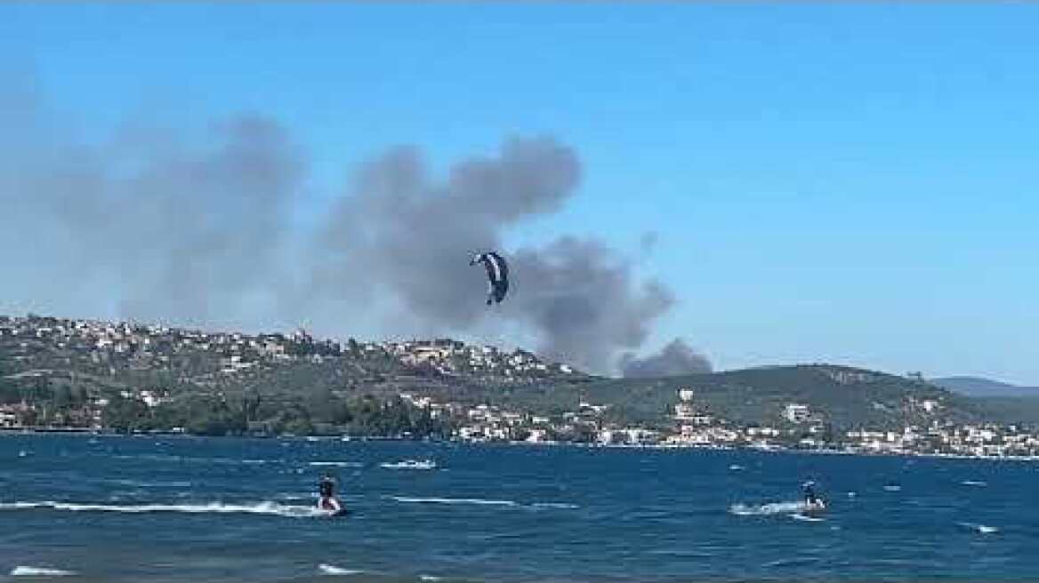 Φωτιά στο Αχλάδι κοντά στην Agroinvest