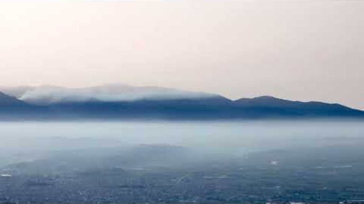 Πως εξαπλώνεται ο καπνός της φωτιάς από τα Πιέρια Όρη, σε όλο τον Νομό Πιερίας